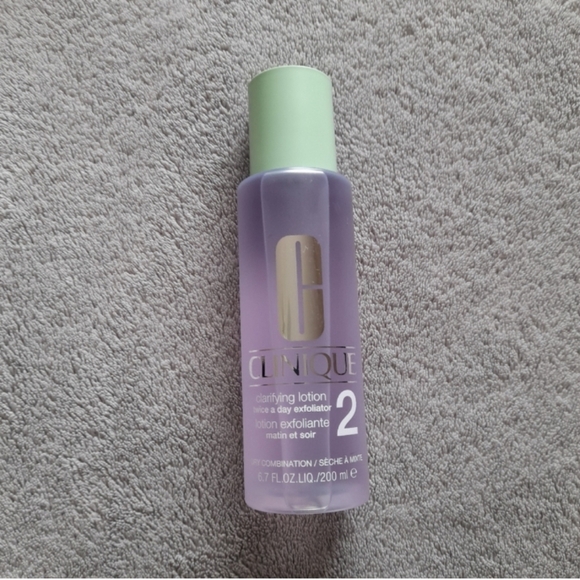 Clinique Purple Toner Skincare Essential - Picture 2 of 3